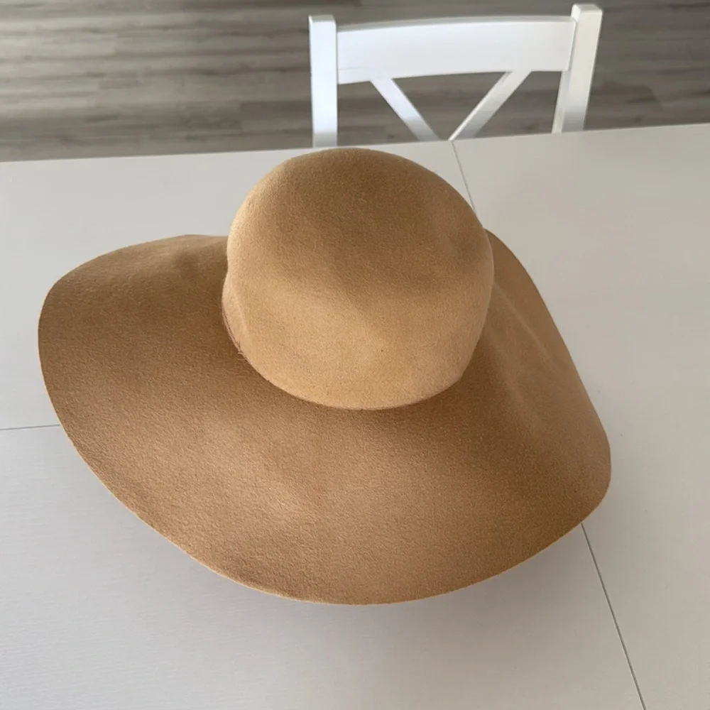 Express Wool Hat Women’s One Size Tan Wide Trim